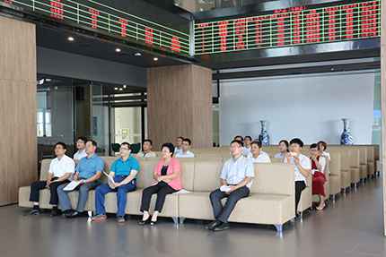 20170829農(nóng)業(yè)部農(nóng)村社會事務(wù)發(fā)展中心副主任李叡一行到中凱智慧冷鏈物流園進行調(diào)研.jpg 20170829農(nóng)業(yè)部農(nóng)村社會事務(wù)發(fā)展中心副主任李叡一行到中凱智慧冷鏈物流園進行調(diào)研.jpg