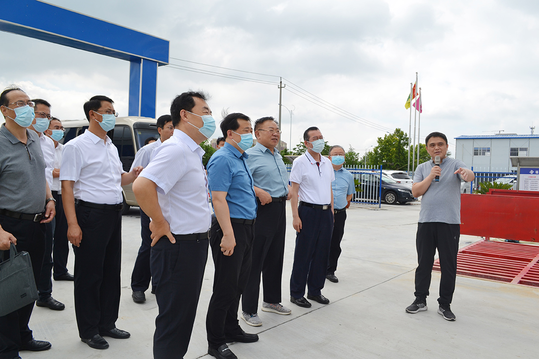 中國(guó)農(nóng)業(yè)發(fā)展集團(tuán)董事、總經(jīng)理、黨委副書(shū)記萬(wàn)軍一行10人蒞臨中凱國(guó)際農(nóng)產(chǎn)品云倉(cāng)基地考察調(diào)研